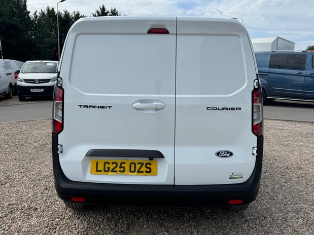 Ford Transit Courier Petrol SWB L1H1 Low Roof Limited Air Con Alloys Nav Sensors EURO 6 7