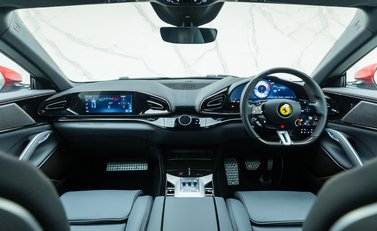 Ferrari Purosangue V12 21