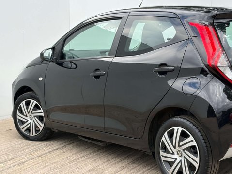 Toyota Aygo 1.0 Aygo X-Play TSS VVT-i 5dr 30