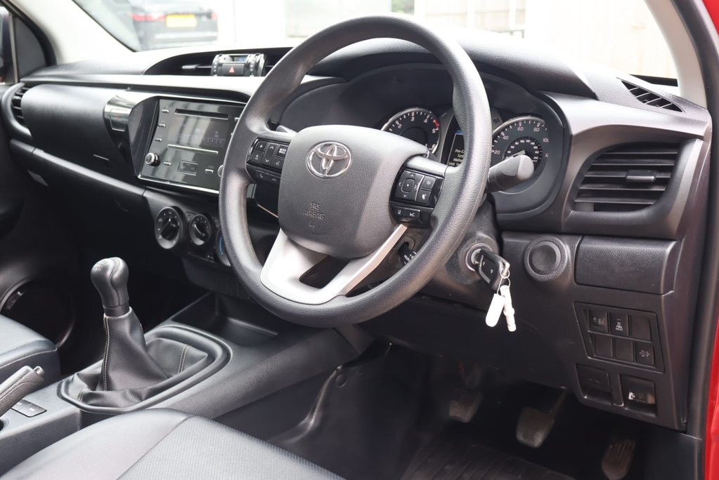 Toyota Hilux 2023 ACTIVE 4WD D-4D S/C only 3000 miles styled by seeker leather seats  12