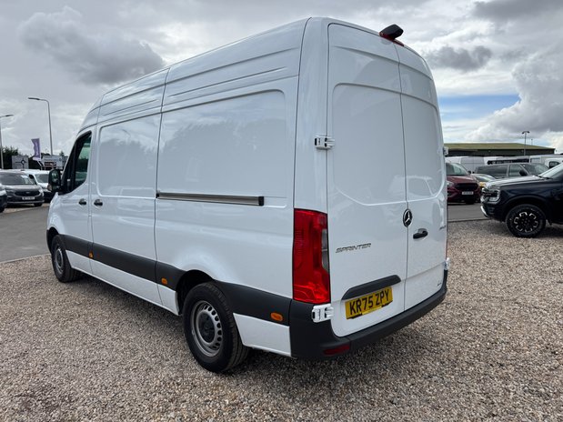 Mercedes-Benz Sprinter AUTO MWB L2H2 High Roof 315 Pro Air Con Camera EURO 6 10