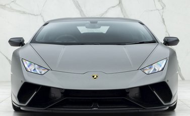 Lamborghini Huracan LP640-4 Performante 4