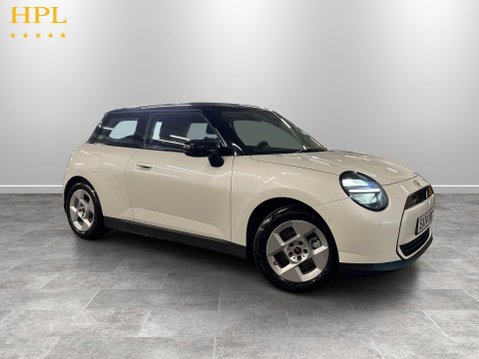 Mini Electric Cooper E 40.7kWh Classic Hatchback 3dr Electric Auto (184 ps) 1