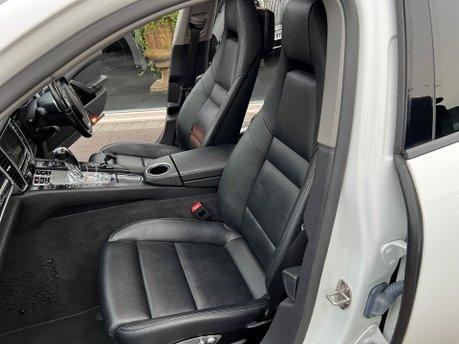 Porsche Panamera 3.0D V6 Hatchback 5dr Diesel TiptronicS Euro 5 (s/s) (300 ps) 39