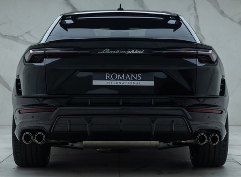 Lamborghini Urus PERFORMANTE 8