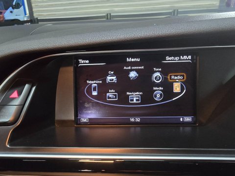 Audi RS4 4.2 FSI V8 S Tronic quattro Euro 5 5dr 37