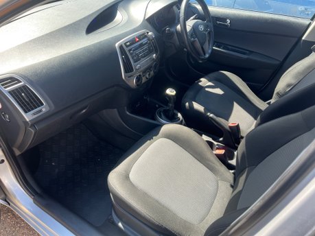 Hyundai i20 CRDI ACTIVE 8