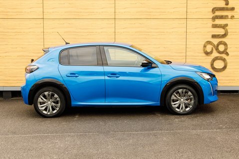 Peugeot 208 ALLURE PREMIUM 9