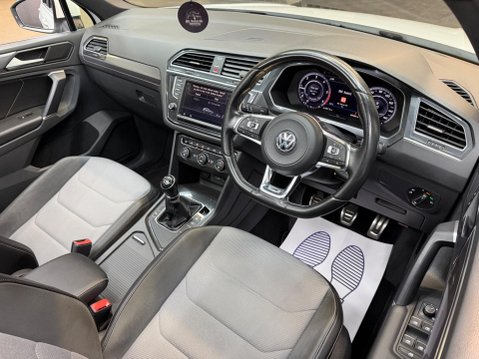 Volkswagen Tiguan 2.0 TDI BlueMotion Tech R-Line Euro 6 (s/s) 5dr 2