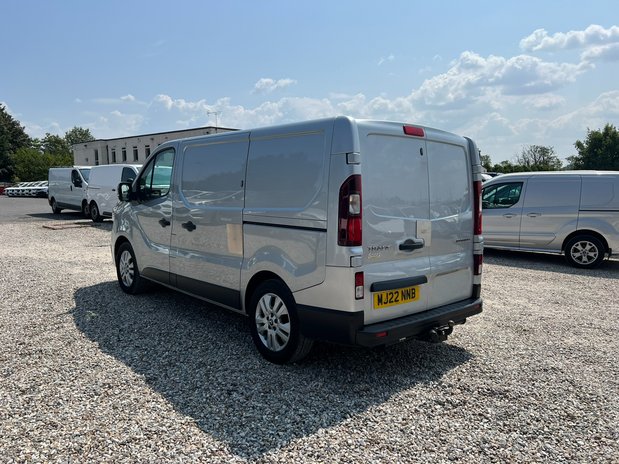 Renault Trafic Crew Cab (SOLD) SWB L1H1 Sport SL28 Air Con Alloys Sensors Tow Bar EURO 6 N 8