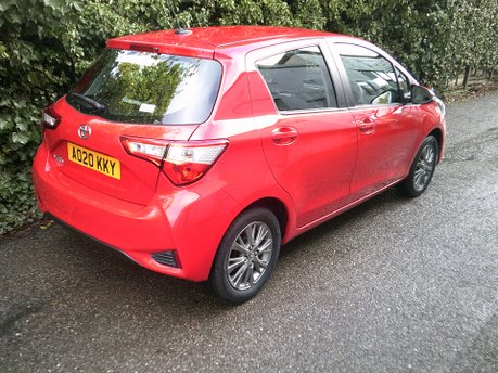 Toyota Yaris VVT-I ICON ONLY 7,000 MILES FROM NEW 2