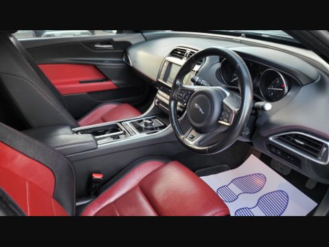 Jaguar XE D R-SPORT AWD 12