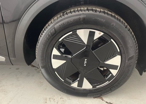 Kia Sportage 1.6 T-GDi HEV PURE 16