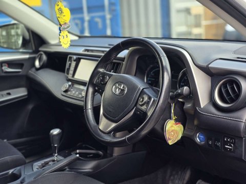 2016 Toyota RAV4 thumbnail 19
