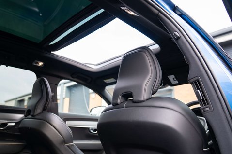 Volvo V90 2.0 V90 R-Design+ D5 PowerPulse AWD Auto 4WD 5dr 19