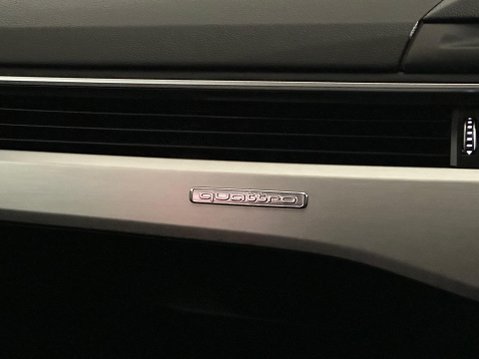 Audi A4 AVANT TDI QUATTRO S LINE 24
