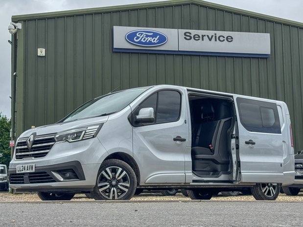 Renault Trafic Crew Cab AUTO LWB L2H1 Low Roof Sport LL30 Air Con Alloys Sensors EURO 6 1