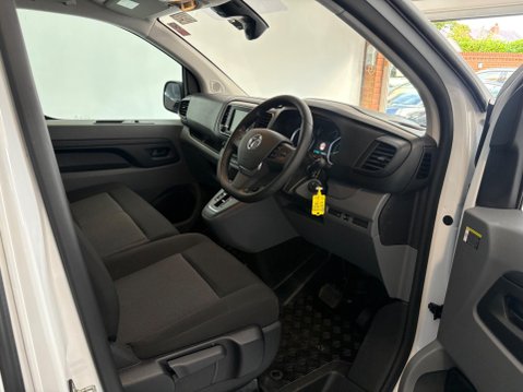 Vauxhall Vivaro 3100 75kWh Dynamic Auto L2 H1 6dr (7.4kW Charger) 12