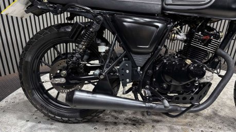Mutt FSR 2021 ONLY 7K MODERN RETRO 125CC LEARNER BIKE LONG MOT 9