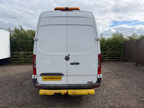 Mercedes-Benz Sprinter 2.0 317 CDI Progressive Panel Van 5dr Diesel G-Tronic RWD L2 H2 Euro 6 (s/s 6