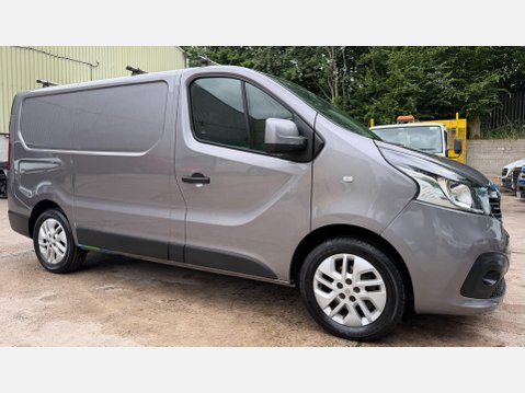 Renault Trafic 1.6 dCi 27 Sport Nav Panel Van 5dr Diesel Manual SWB Standard Roof Euro 6 ( 4