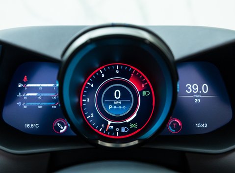 Aston Martin V12 Vantage Roadster 15