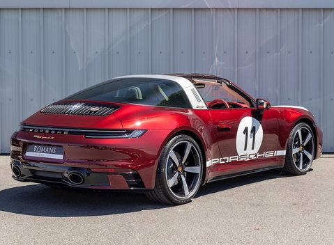 Porsche 911 (992) Targa 4S Heritage Design Edition 7