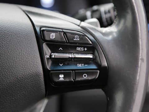 Hyundai IONIQ 1.6 h-GDi Premium SE DCT Euro 6 (s/s) 5dr 12