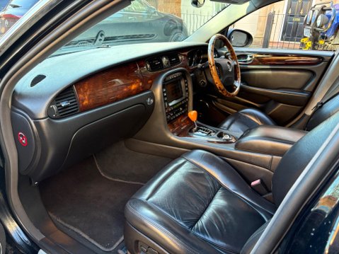 Jaguar XJ 4.2 Super LWB Saloon 4dr 16