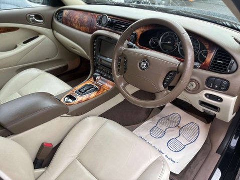 Jaguar S-Type 2.7D V6 SE Saloon 4dr Diesel Automatic (179 g/km, 206 bhp) 8