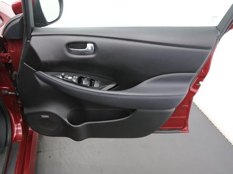 Nissan LEAF 40kWh Tekna Auto 5dr 20