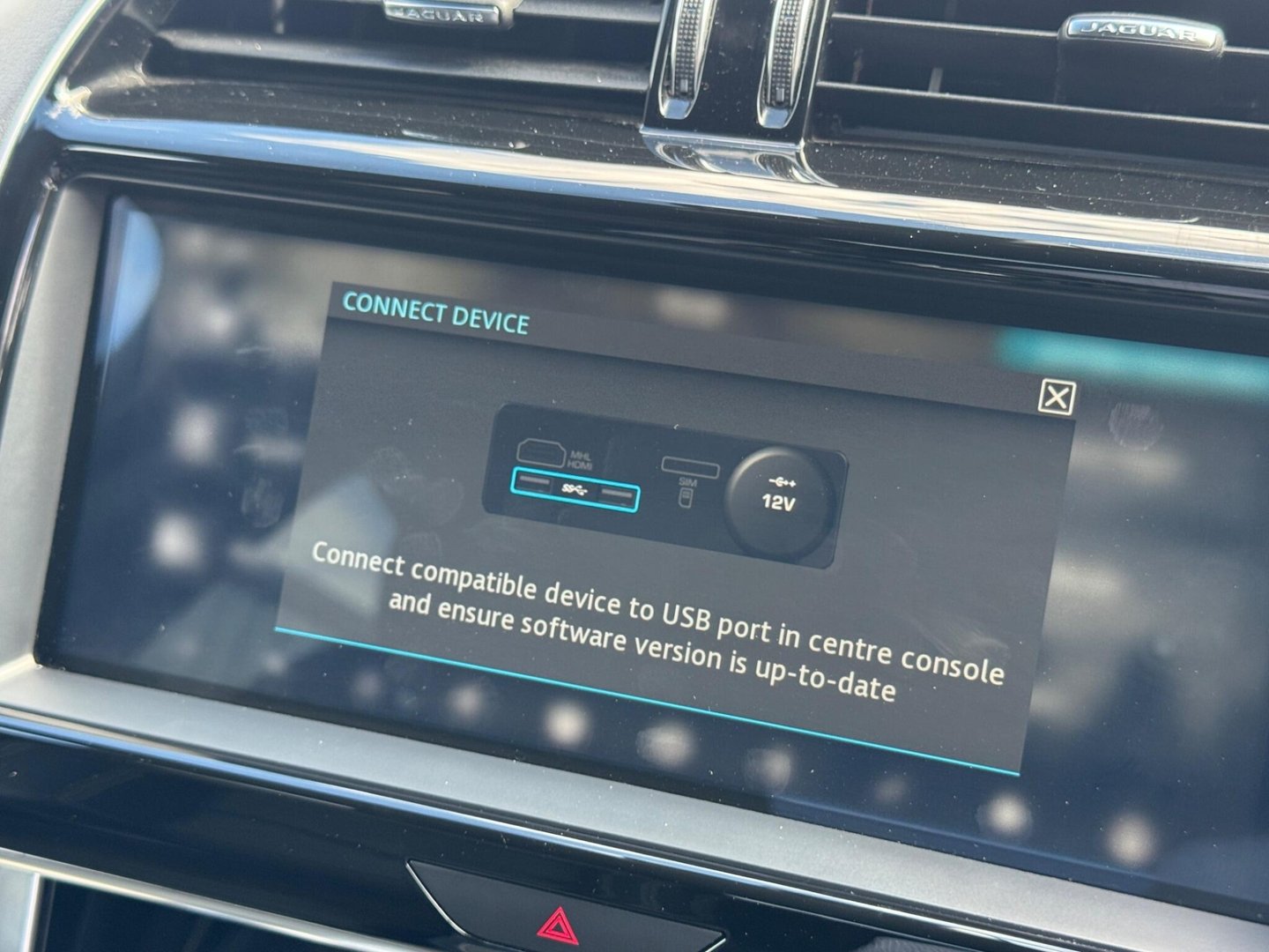 2019 Jaguar XE — image 19