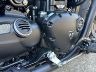 Triumph Bonneville 1.2 Bonneville Bobber Black 14