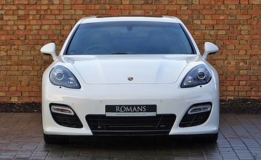 Porsche Panamera GTS 21