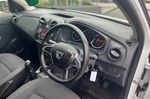 Dacia Logan ESSENTIAL 1.0 TCE ESTATE 19