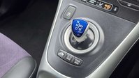 Toyota Auris 1.8 VVT-h T Spirit Hatchback 5dr Petrol Hybrid CVT Euro 5 (s/s) (136 ps) 28