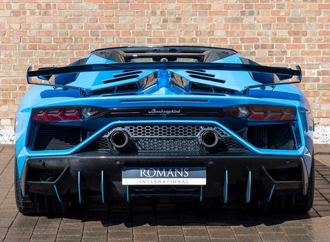 Lamborghini Aventador SVJ LP 770-4 Roadster 5