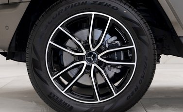 Mercedes-Benz G Series AMG Line Premium Plus 8