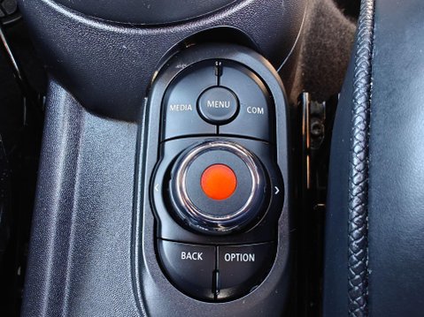 Mini Hatch 1.5 Cooper Exclusive Steptronic Euro 6 (s/s) 5dr 52