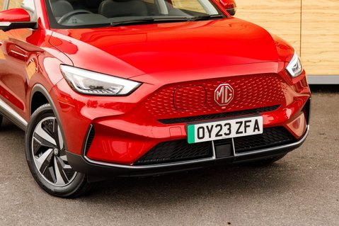 MG ZS TROPHY 11
