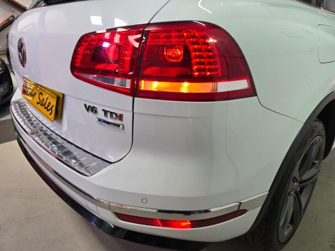 Volkswagen Touareg 3.0 TDI V6 BlueMotion Tech R-Line Plus Tiptronic 4WD Euro 6 (s/s) 5dr 62