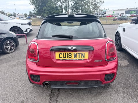 Mini Hatch COOPER 6