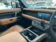 Land Rover Defender X MHEV 40