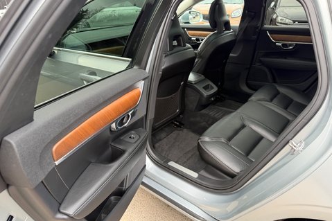 Volvo V90 D5 POWERPULSE INSCRIPTION PRO AWD -PAN ROOF - £6320 OPTIONAL EXTRAS  30