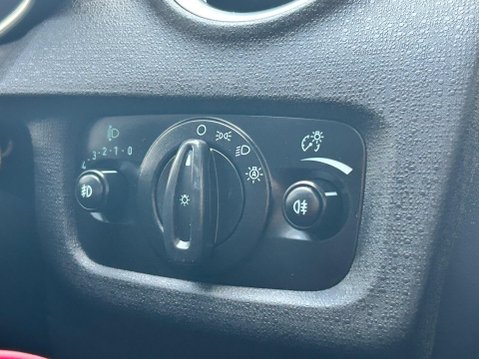 Ford Fiesta TITANIUM 33