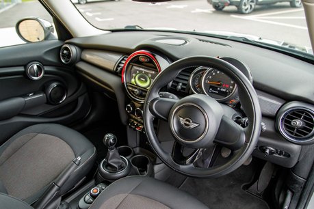 Mini Hatch COOPER