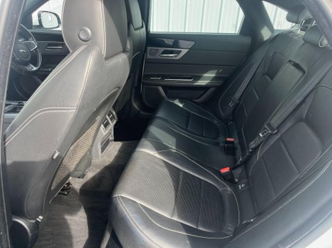 Jaguar XF 2.0d R-Sport Auto Euro 6 (s/s) 4dr 44