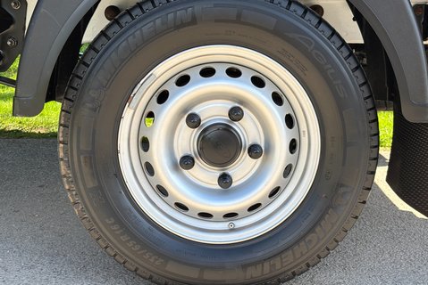 Ford Transit 350 L3 Srw 170 ps Dropside Truck with Tail lift 32