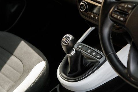 Hyundai i10 MPI PREMIUM 31