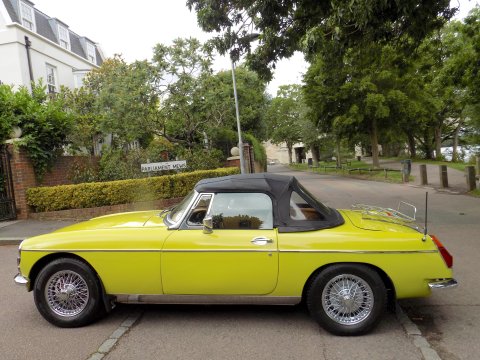 MG B ROADSTER 75
